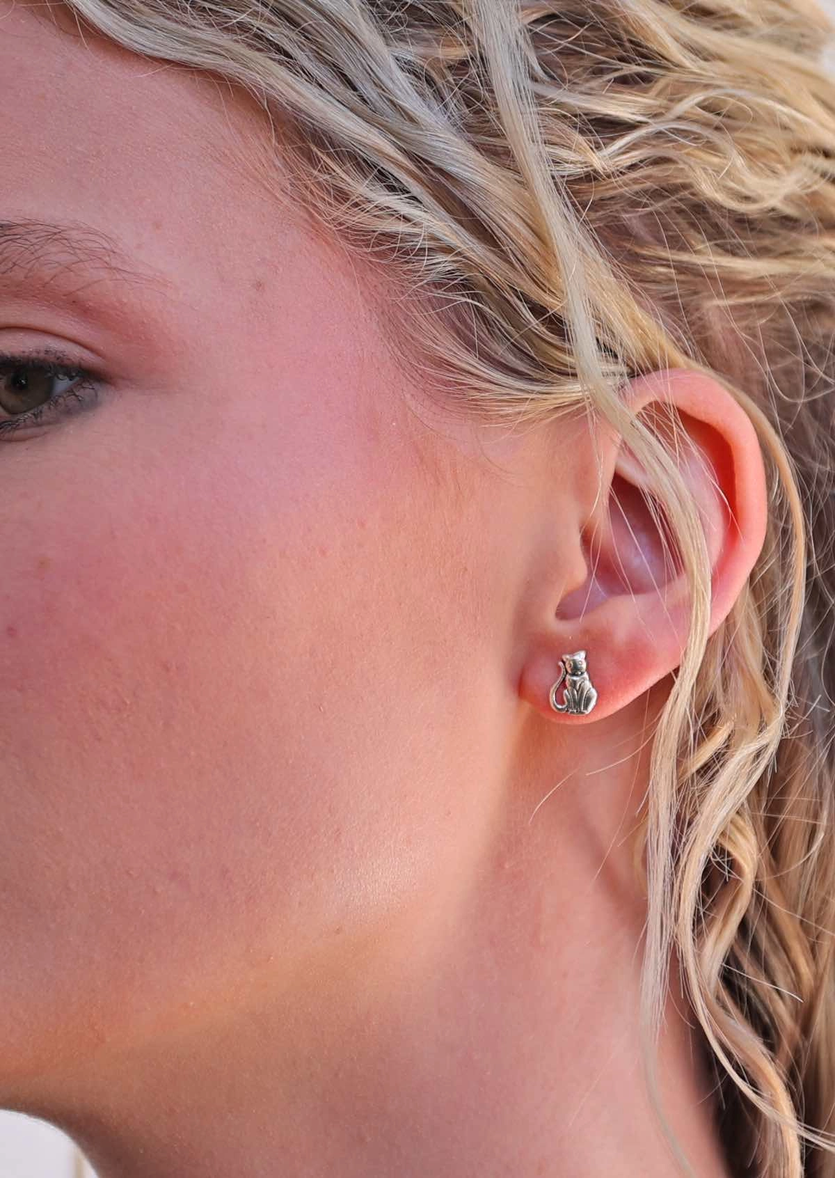 Happy Cat Silver Studs