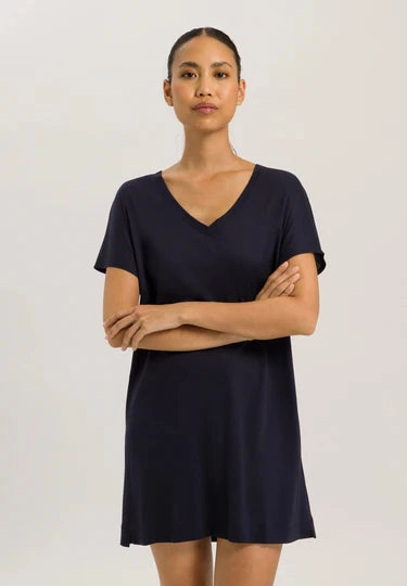 Laura Bigshirt | midnight