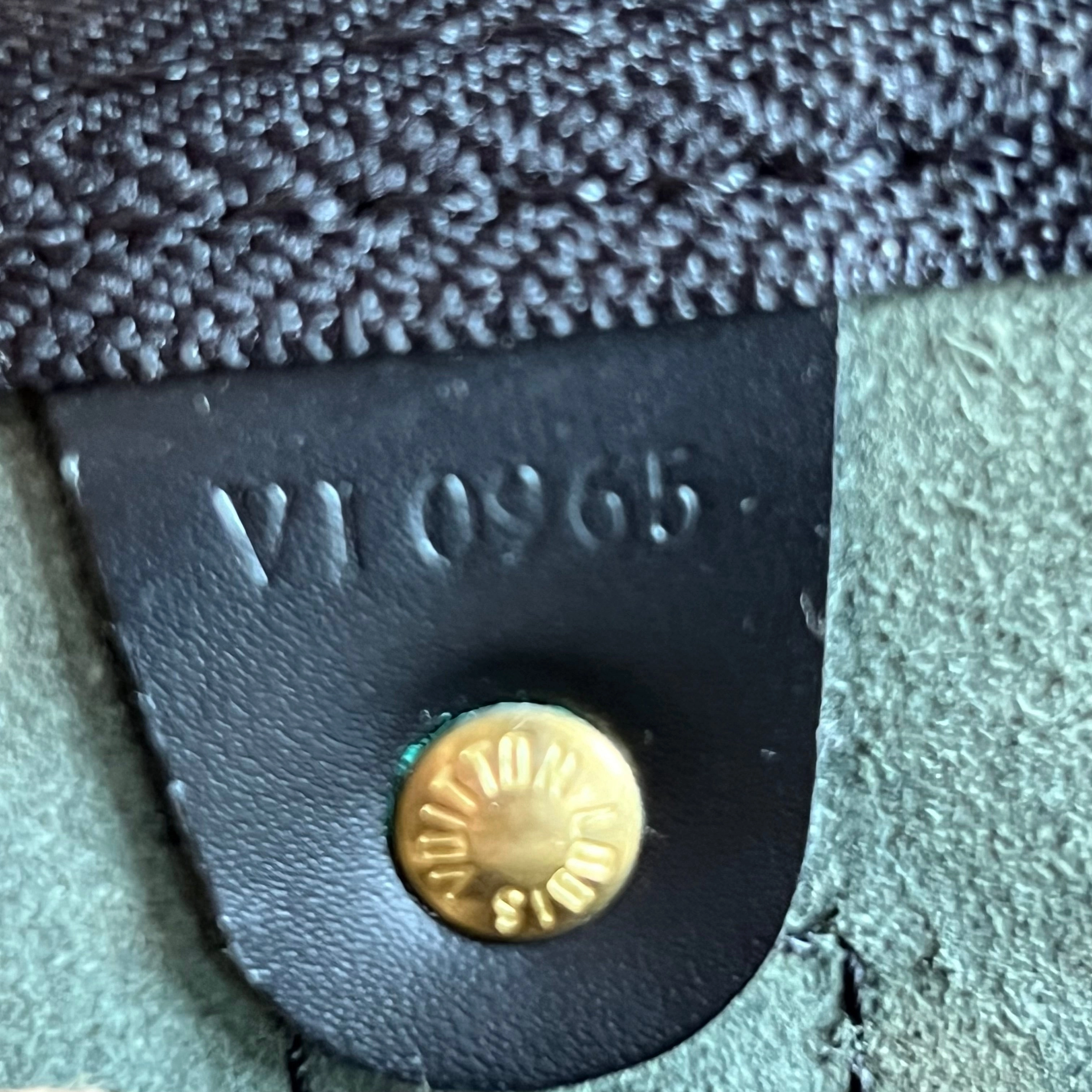 LOUIS VUITTON Epi Keepall 45 Black