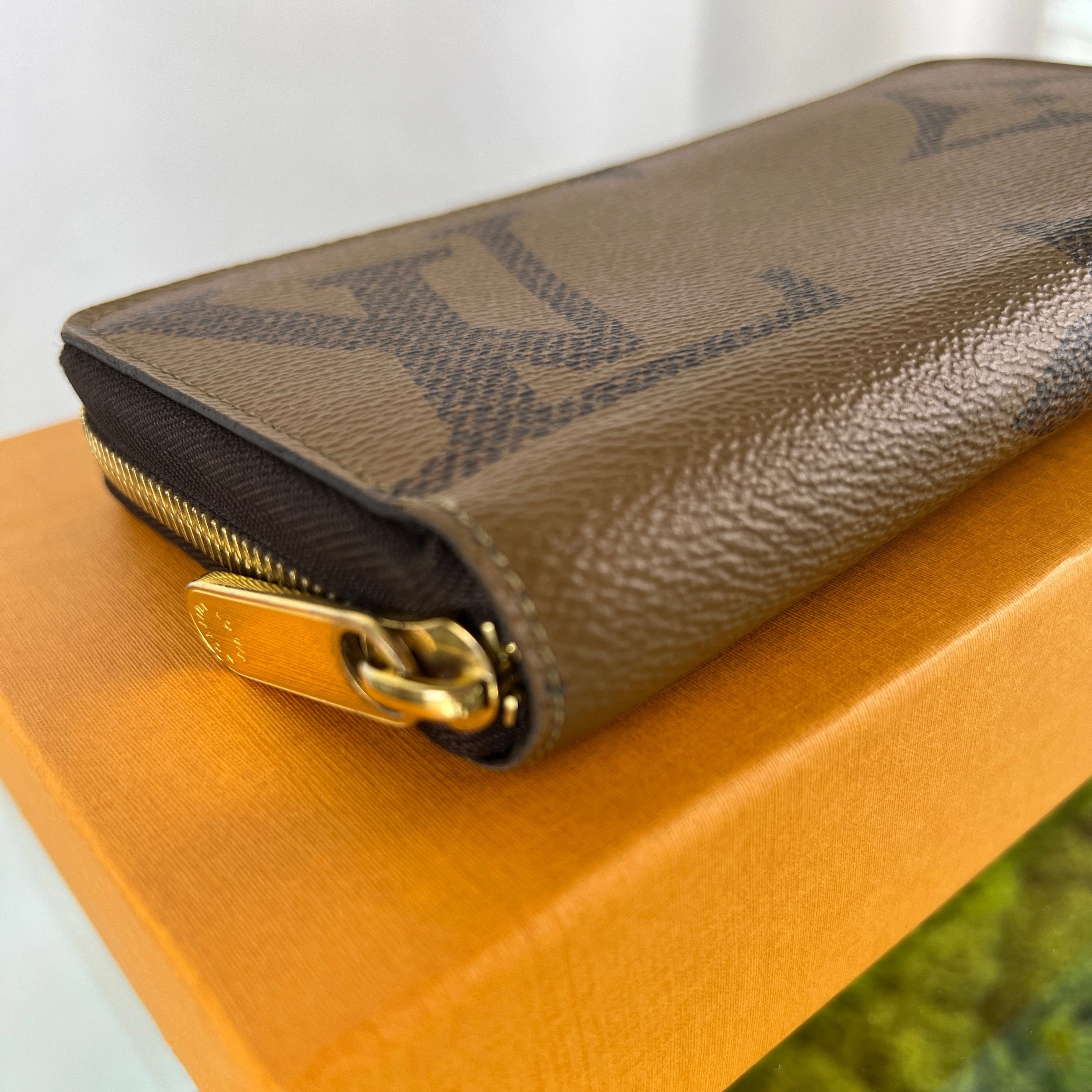 LOUIS VUITTON Monogram Giant Reverse Zippy Wallet