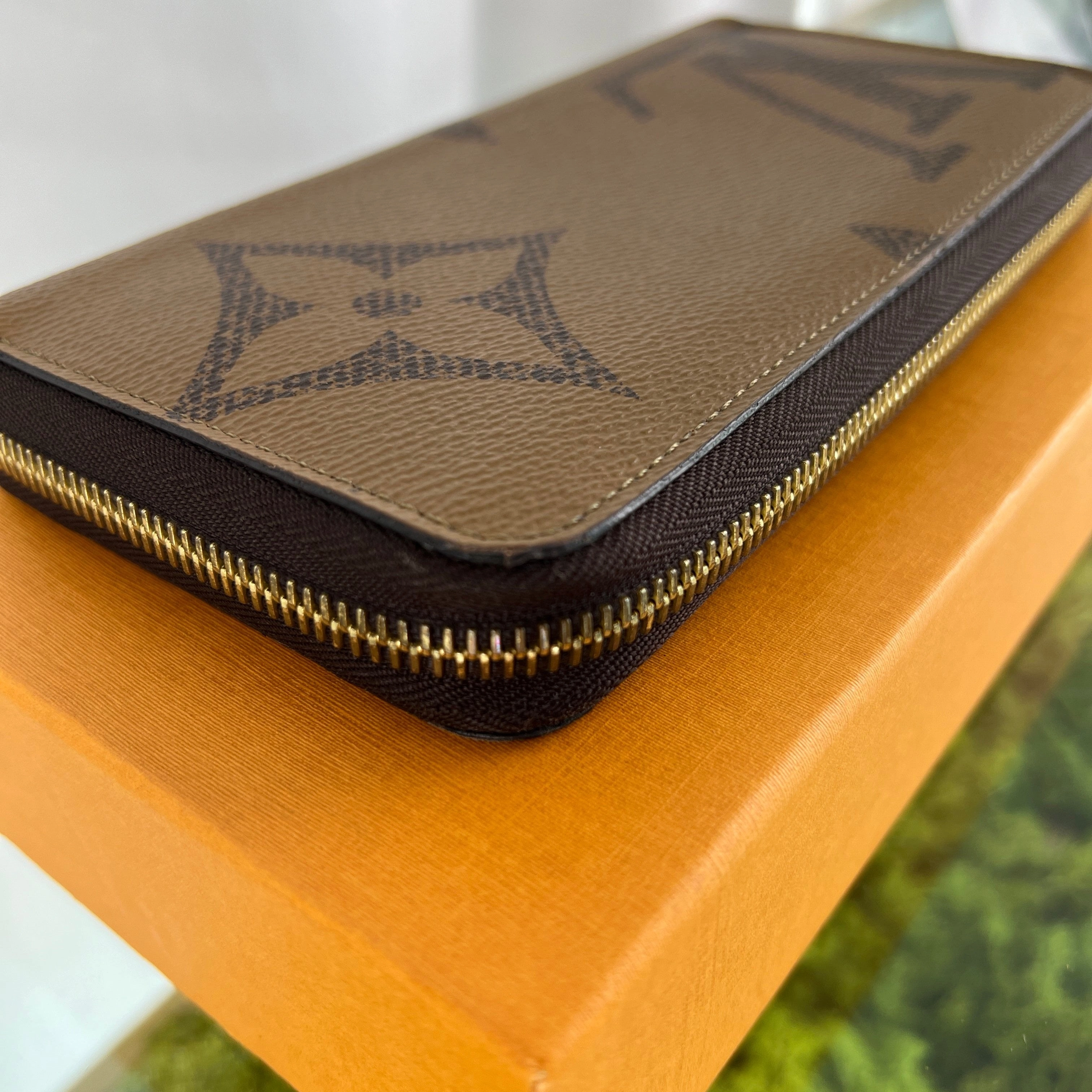 LOUIS VUITTON Monogram Giant Reverse Zippy Wallet