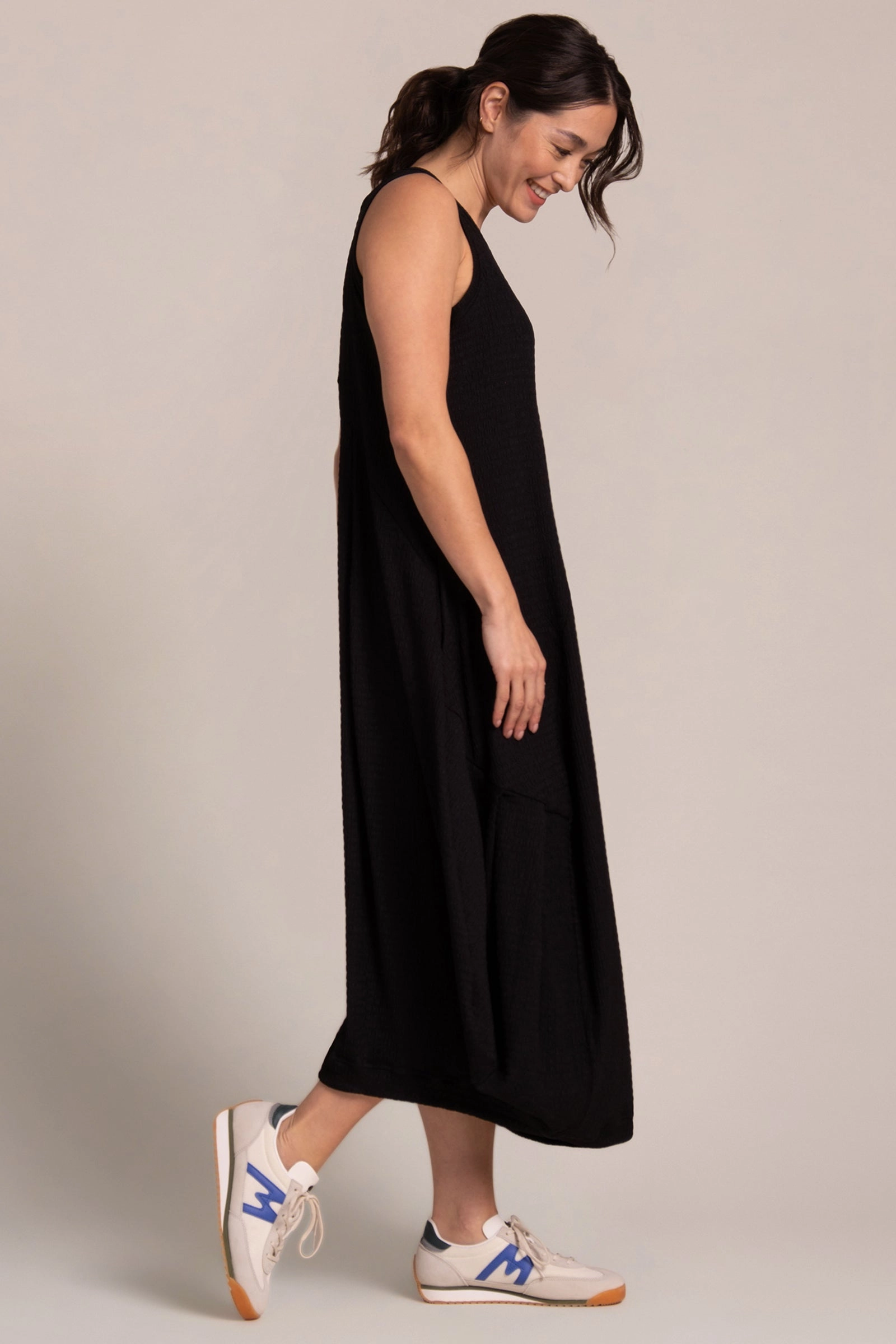 Popcorn Waffle Dress | Black